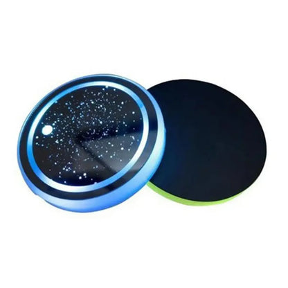 Sous-verre lumineux Glowcar allumé en bleu, avec sa face arrière